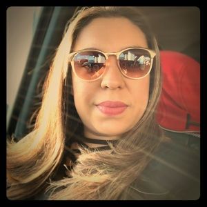 Meet your Posher, Iveeth